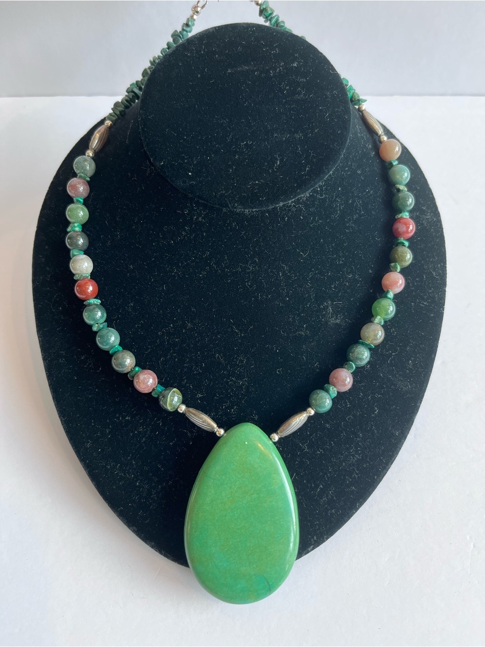 Green Stone Chunky Statement Necklace Vintage Estate Sale Jewelry